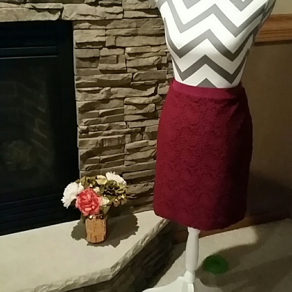 ❤**Floral Lace Skirt**